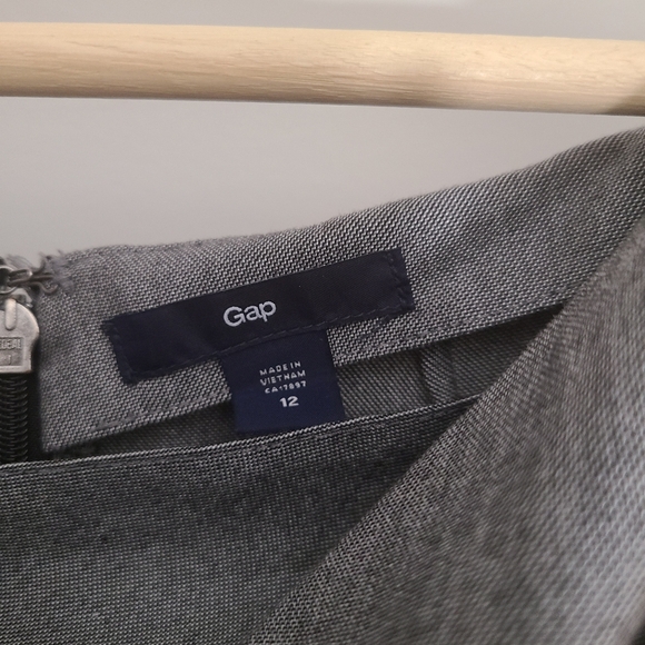 GAP Gray Cowl Neck Sleeveless Sheath Dress with Front Pockets - Picture 6 of 6